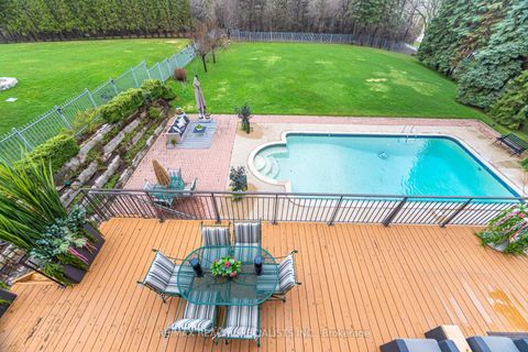 Photo 19 at 5 Rossmull Crescent, Islington Woods, Vaughan