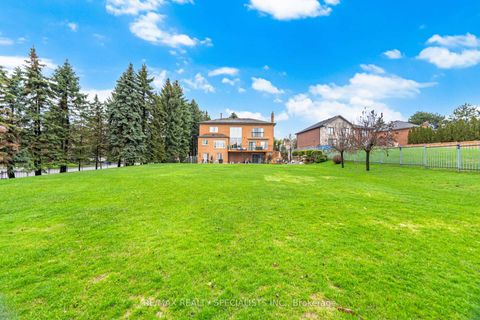 Photo 32 at 5 Rossmull Crescent, Islington Woods, Vaughan