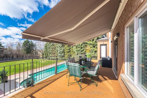 Photo 33 at 5 Rossmull Crescent, Islington Woods, Vaughan