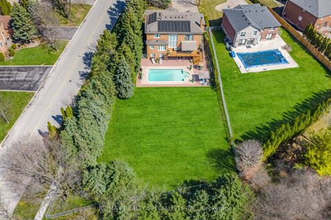 Photo 39 at 5 Rossmull Crescent, Islington Woods, Vaughan