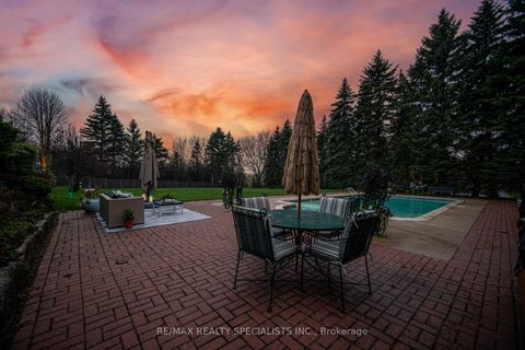 Photo 44 at 5 Rossmull Crescent, Islington Woods, Vaughan