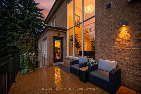 Photo 45 at 5 Rossmull Crescent, Islington Woods, Vaughan