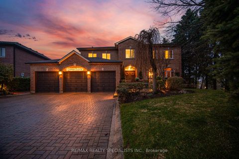 Photo 47 at 5 Rossmull Crescent, Islington Woods, Vaughan