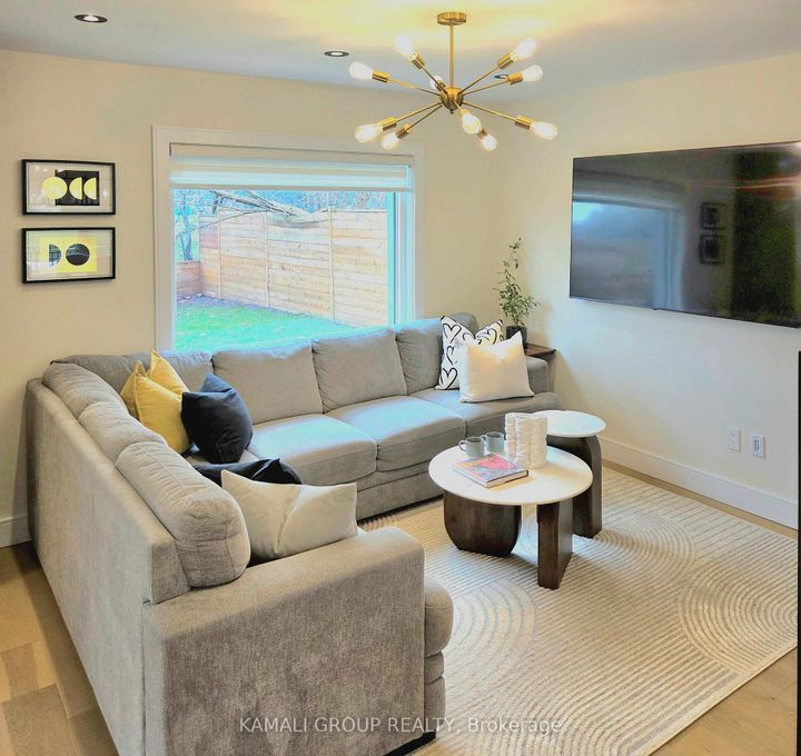 Photo 6 at 169 Charlton Boulevard, Newtonbrook West, Toronto