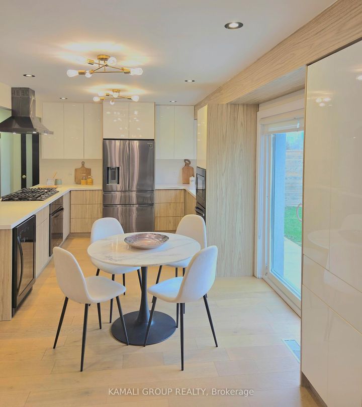 Photo 7 at 169 Charlton Boulevard, Newtonbrook West, Toronto