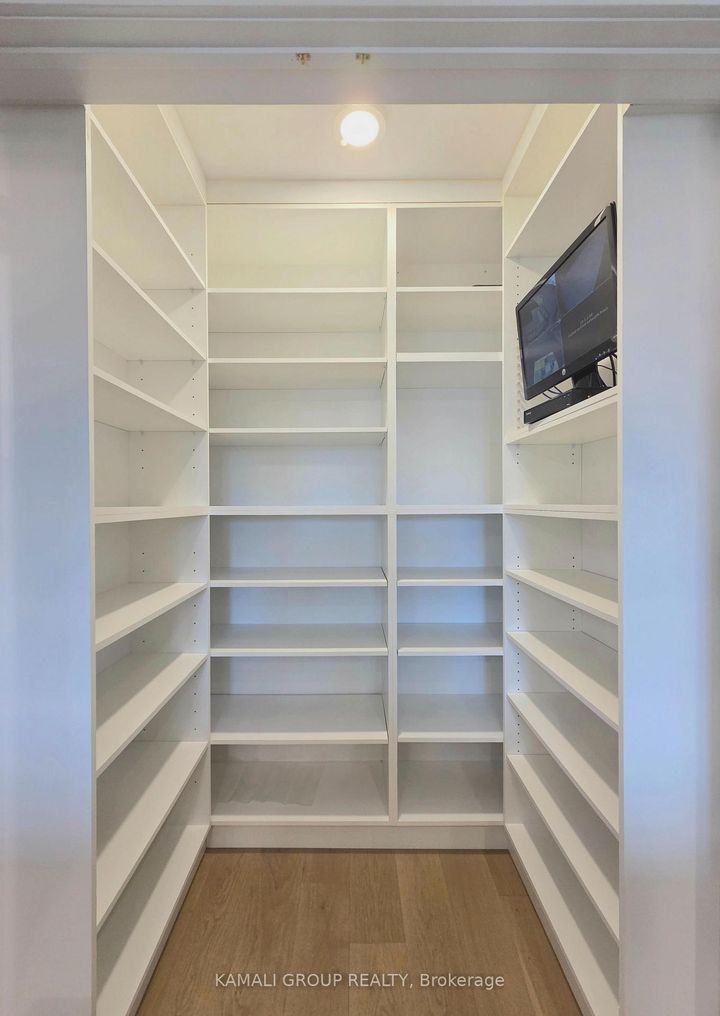 Photo 11 at 169 Charlton Boulevard, Newtonbrook West, Toronto