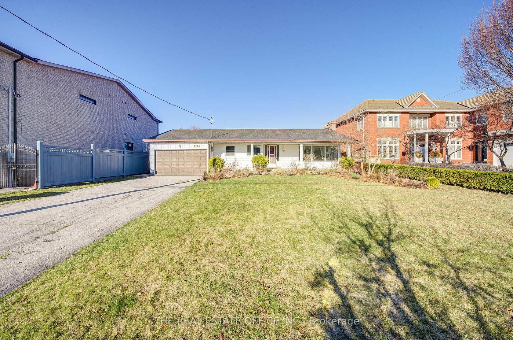 128 Fairglen Avenue, L