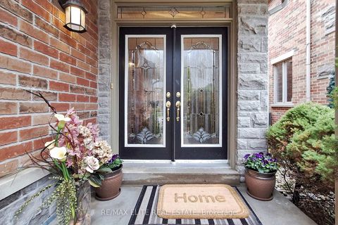 Photo 3 at 112 Westbury Court, Westbrook, Richmond Hill