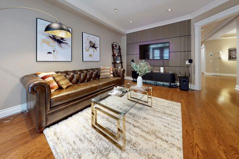 Photo 5 at 112 Westbury Court, Westbrook, Richmond Hill