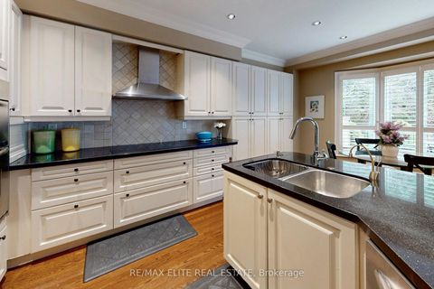 Photo 7 at 112 Westbury Court, Westbrook, Richmond Hill