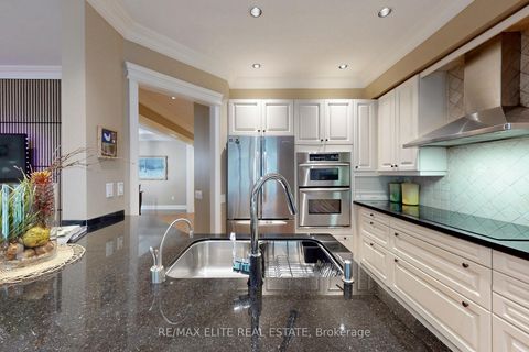 Photo 9 at 112 Westbury Court, Westbrook, Richmond Hill