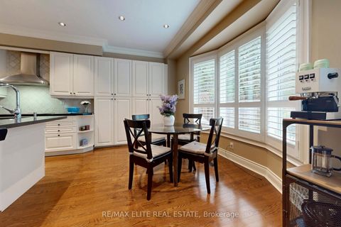 Photo 10 at 112 Westbury Court, Westbrook, Richmond Hill