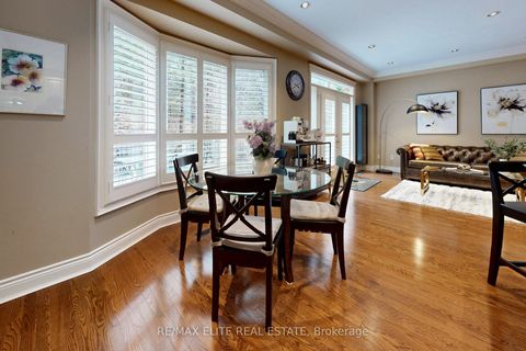 Photo 11 at 112 Westbury Court, Westbrook, Richmond Hill