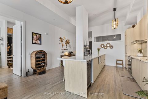 Photo 15 at PH 3 - 185 Dunlop Street E, Lakeshore, Barrie