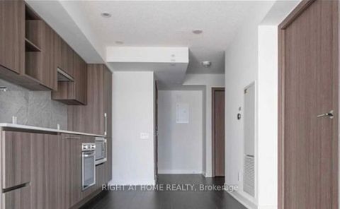 Photo 2 at 3205 - 17 BATHURST Street, Waterfront Communities C1, Toronto