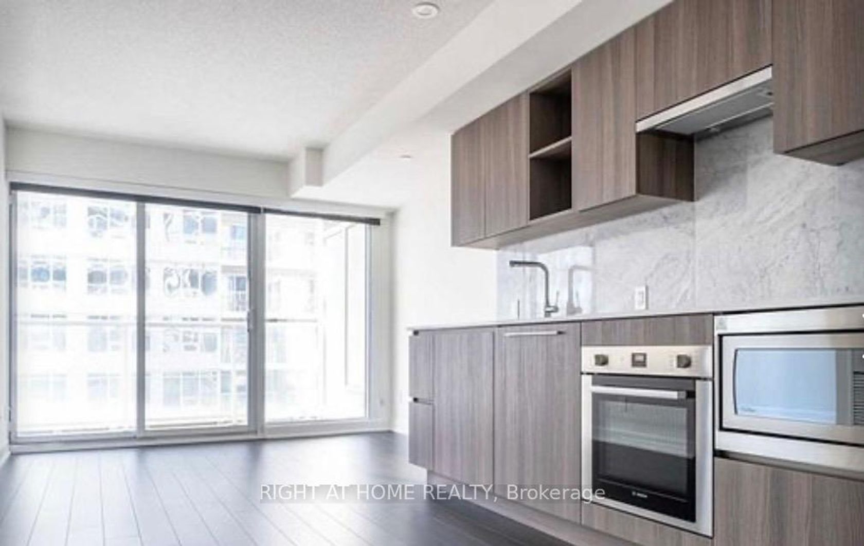 3205 - 17 BATHURST Street, Waterfront Communities C1, Toronto photo number 2