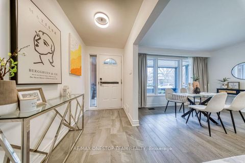 Photo 3 at 238 Dunview Avenue, Willowdale East, Toronto