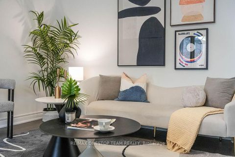 Photo 6 at 238 Dunview Avenue, Willowdale East, Toronto