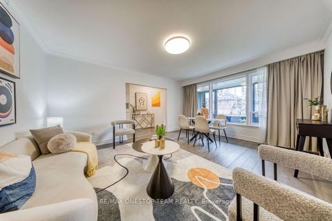 Photo 7 at 238 Dunview Avenue, Willowdale East, Toronto