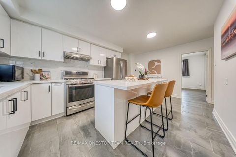 Photo 12 at 238 Dunview Avenue, Willowdale East, Toronto