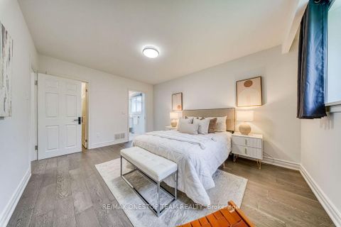 Photo 15 at 238 Dunview Avenue, Willowdale East, Toronto