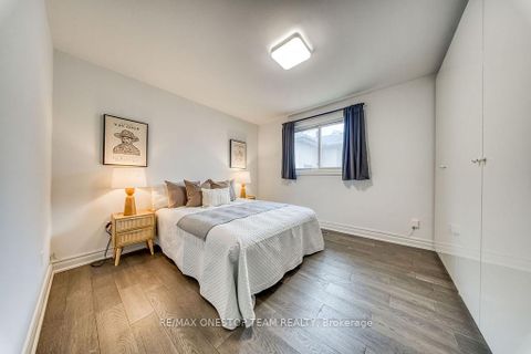 Photo 18 at 238 Dunview Avenue, Willowdale East, Toronto