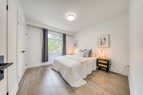 Photo 19 at 238 Dunview Avenue, Willowdale East, Toronto