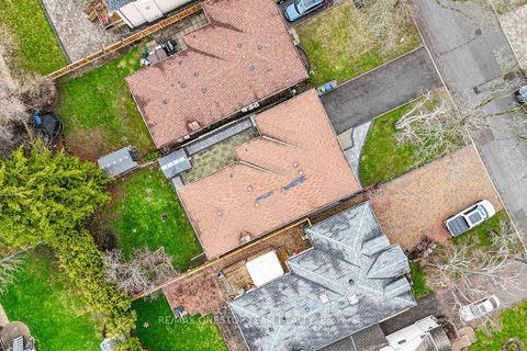 Photo 36 at 238 Dunview Avenue, Willowdale East, Toronto