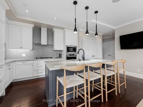 Photo 7 at 204 - 1 Rainsford Road, The Beaches, Toronto