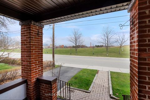 Photo 2 at 4 Twenty Third Street, Long Branch, Toronto