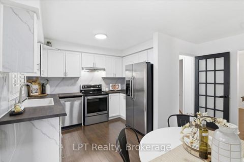 Photo 4 at 831 Lavis Street, Pinecrest, Oshawa