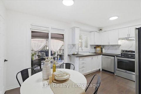 Photo 5 at 831 Lavis Street, Pinecrest, Oshawa