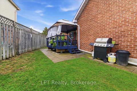 Photo 18 at 831 Lavis Street, Pinecrest, Oshawa