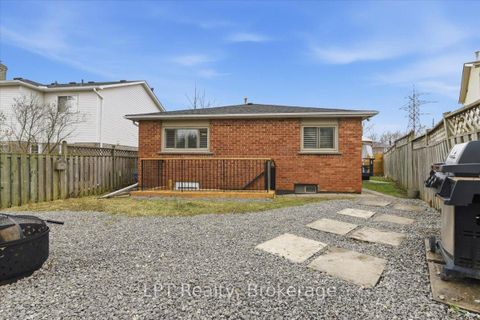 Photo 19 at 831 Lavis Street, Pinecrest, Oshawa