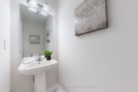 Photo 14 at 384 Okanagan Path, Donevan, Oshawa