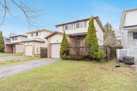 Photo 2 at 18 Argyle Road, Sunnidale, Barrie