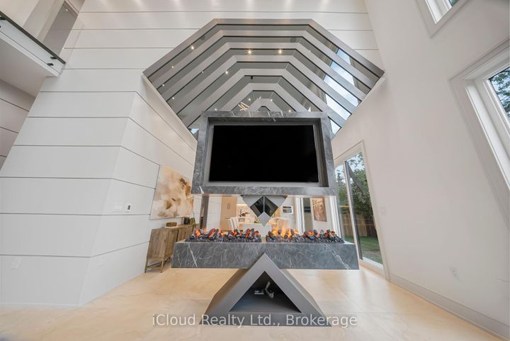 Photo 3 at 1374 Tansley Drive, WO West, Oakville