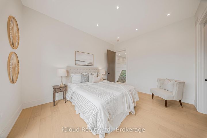 Photo 16 at 1374 Tansley Drive, WO West, Oakville