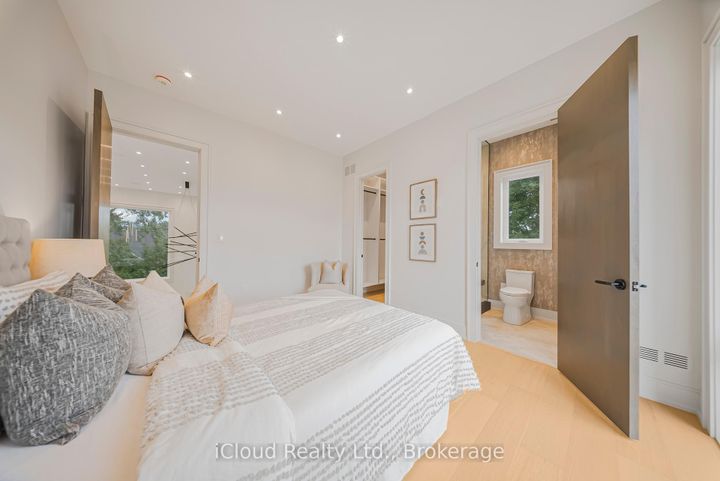 Photo 17 at 1374 Tansley Drive, WO West, Oakville