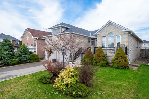 Photo 2 at 20 Drummond Drive, Maple, Vaughan