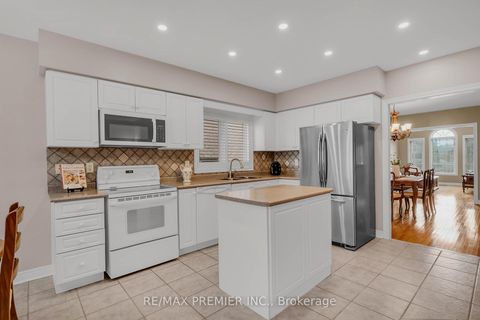 Photo 11 at 20 Drummond Drive, Maple, Vaughan