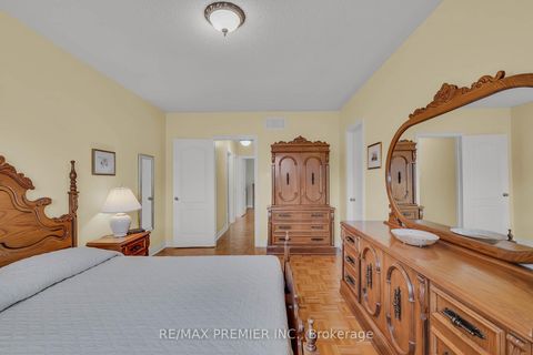 Photo 17 at 20 Drummond Drive, Maple, Vaughan