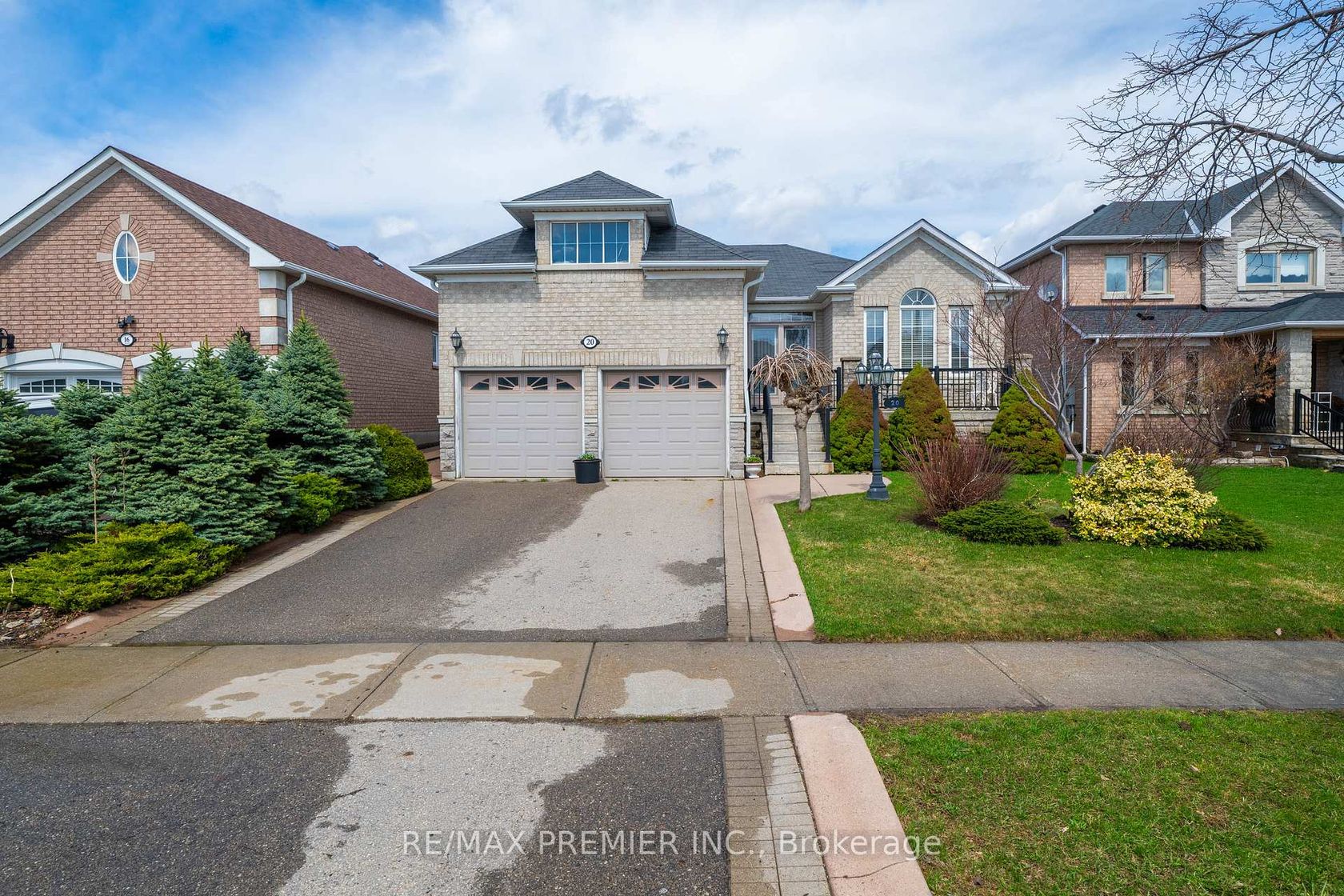 20 Drummond Drive, Maple, Vaughan photo number 2