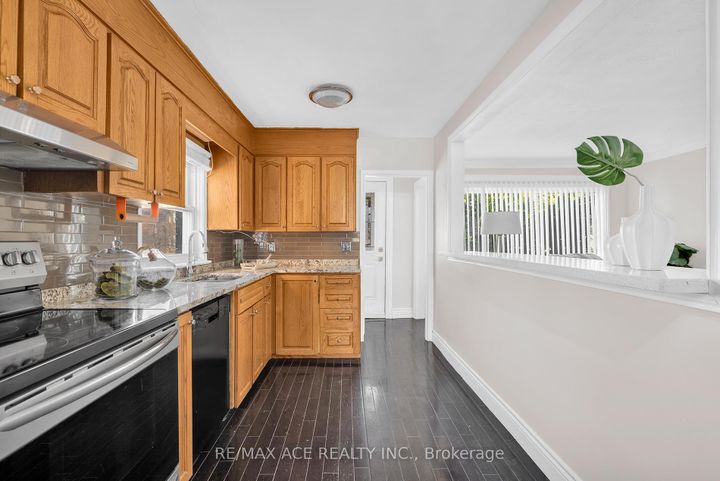 Photo 6 at 54 S Woodrow Boulevard, Cliffside, Toronto