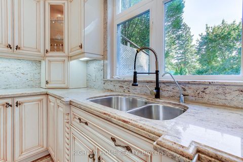 Photo 12 at 185 King High Drive, Beverley Glen, Vaughan