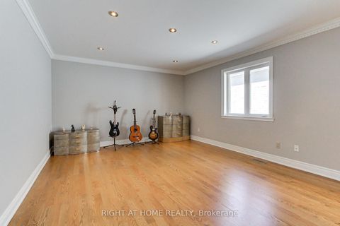 Photo 29 at 185 King High Drive, Beverley Glen, Vaughan