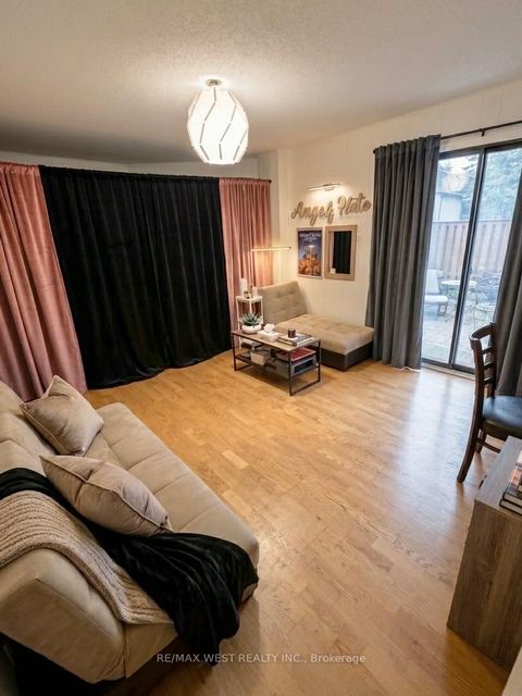 Photo 4 at 37 - 69 Maple Branch Path, The Westway, Toronto