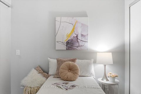 Photo 33 at 313 - 1 Bloor Street E, Yonge Corridor, Toronto