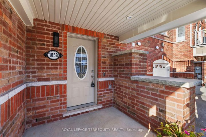 Photo 3 at 1058 Clipper Lane, Rural Pickering, Pickering