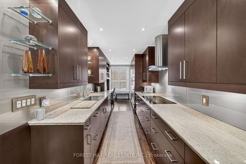 Photo 3 at 252 Spadina Road, Casa Loma, Toronto